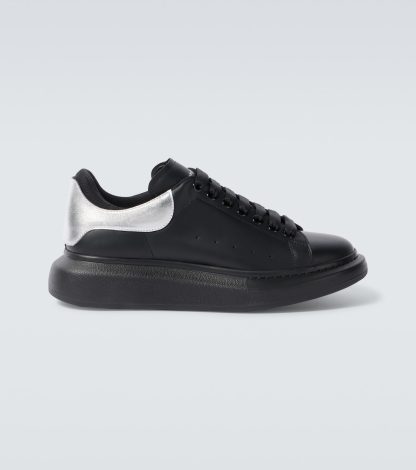 Großhandel Luxus Alexander McQueen Übergroße Leder-Sneakers schwarz