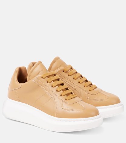 Großhandel Luxus Alexander McQueen Übergroße Wildleder-Sneakers beige