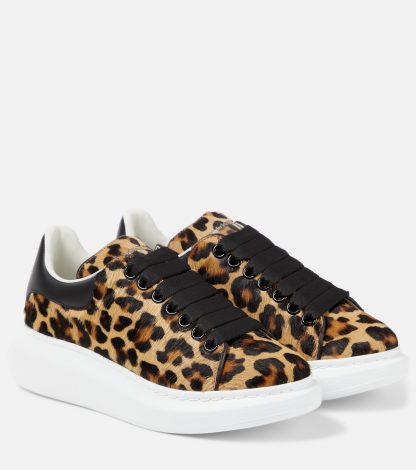 Mode-Luxus Alexander McQueen Übergroße Leder-Sneakers mit Leopardenmuster schwarz